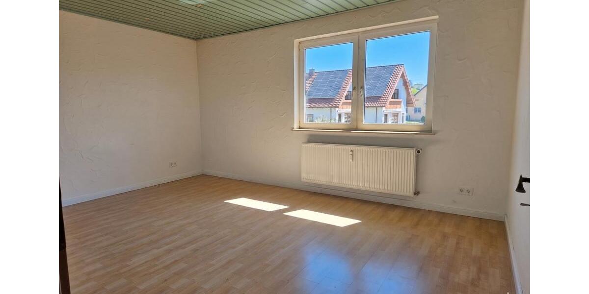Maisonettenwohnung Ebersdorf bei Coburg - 6 Zimmer, 140 m&sup2;, 1.120&euro; | Angebot:26552554