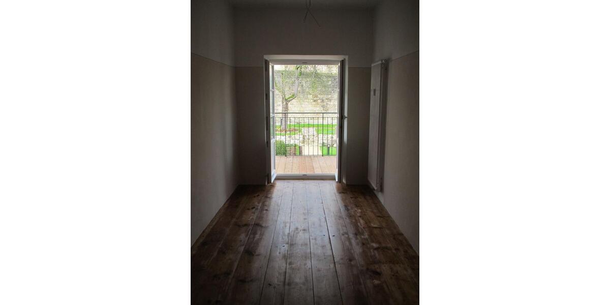 Etagenwohnung Burghausen - 2 Zimmer, 107 m&sup2;, 1.025&euro; | Angebot:25378085