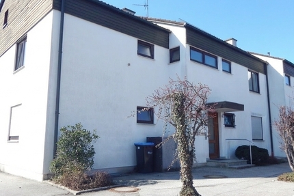 2-Zimmer-Mietwohnung in Freilassing, Ortsteil Hofham. 1. Obergeschoss mit Südbalkon. Frei ab sofort. - Wohnung Freilassing Freilassing | Angebot:26723305