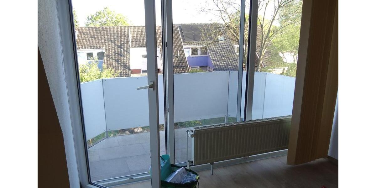 Dachgeschoßwohnung Stade - 2.5 Zimmer, 66 m&sup2;, 595&euro; | Angebot:26538416