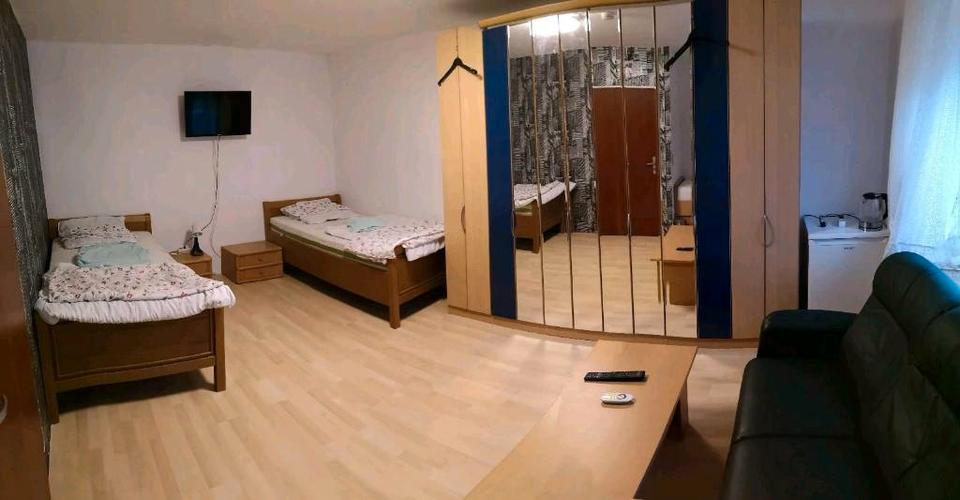 Wohnen auf Zeit Grevenbroich Hemmerden - 8 Zimmer, 220 m&sup2;, 450&euro; | Angebot:26597656