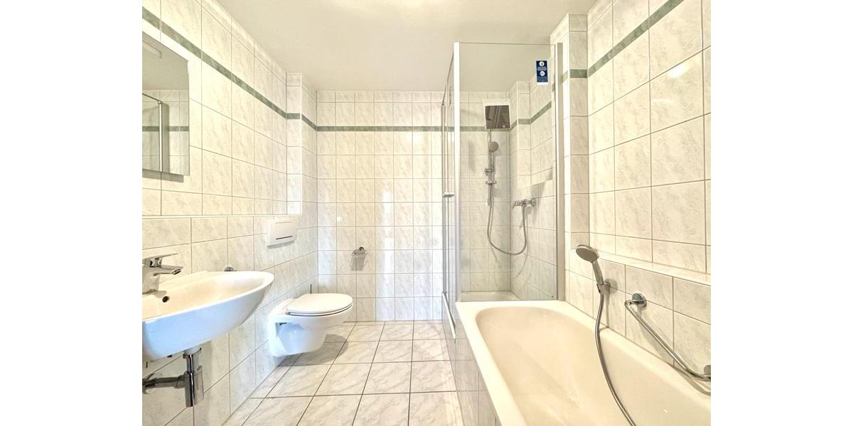 Renovierte, helle 4-ZKB-Wohnung in ruhiger Lage von Siegertsbrunn 4 zimmer