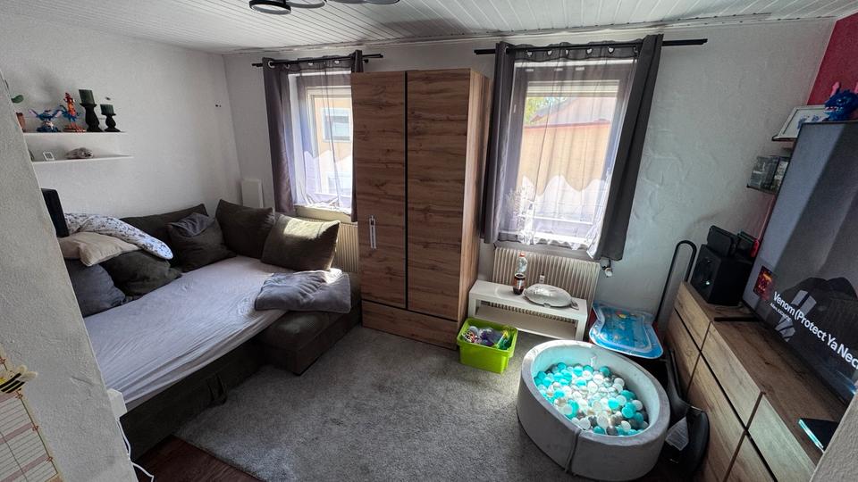 Etagenwohnung Niederwerrn - 3.5 Zimmer, 85 m&sup2;, 1.050&euro; | Angebot:26303057
