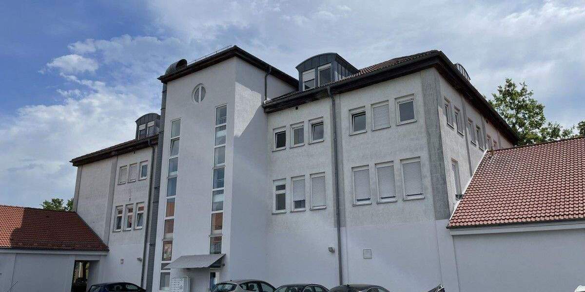 Etagenwohnung Senftenberg - 3 Zimmer, 87 m&sup2;, 568&euro; | Angebot:25781174