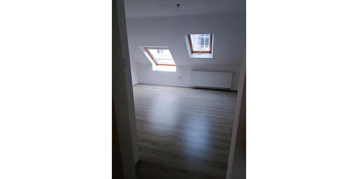 Dachgeschoßwohnung Wuppertal Arrenberg - 3 Zimmer, 72 m&sup2;, 620&euro; | Angebot:26648887