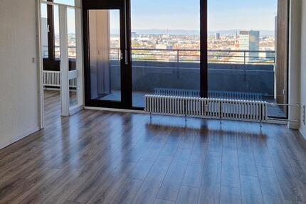 Einziehen und wohlfühlen! Frisch renovierte 4-Zimmer Wohnung! 4 zimmer