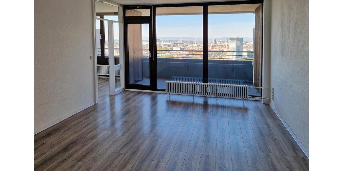 Einziehen und wohlfühlen! Frisch renovierte 4-Zimmer Wohnung! 4 zimmer