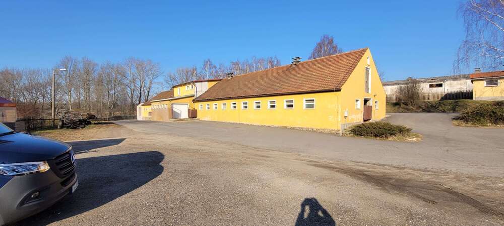 Halle in Bobritzsch-Hilbersdorf 1.500 € 700 m²