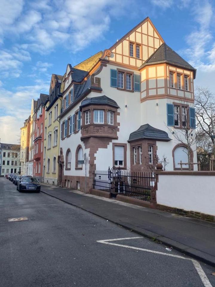 *Trier* Hochwertige SouterrainWohnung in einzigartiger Jugendstilvilla!