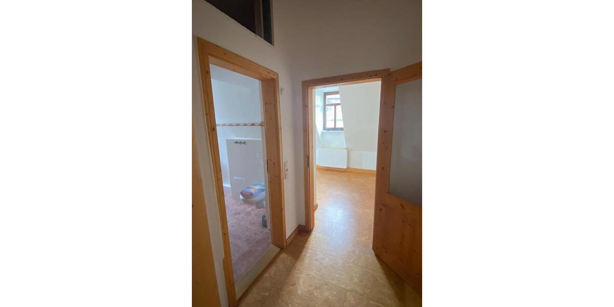 Dachgeschoßwohnung Glauchau - 3 Zimmer, 91 m&sup2;, 592&euro; | Angebot:24491587