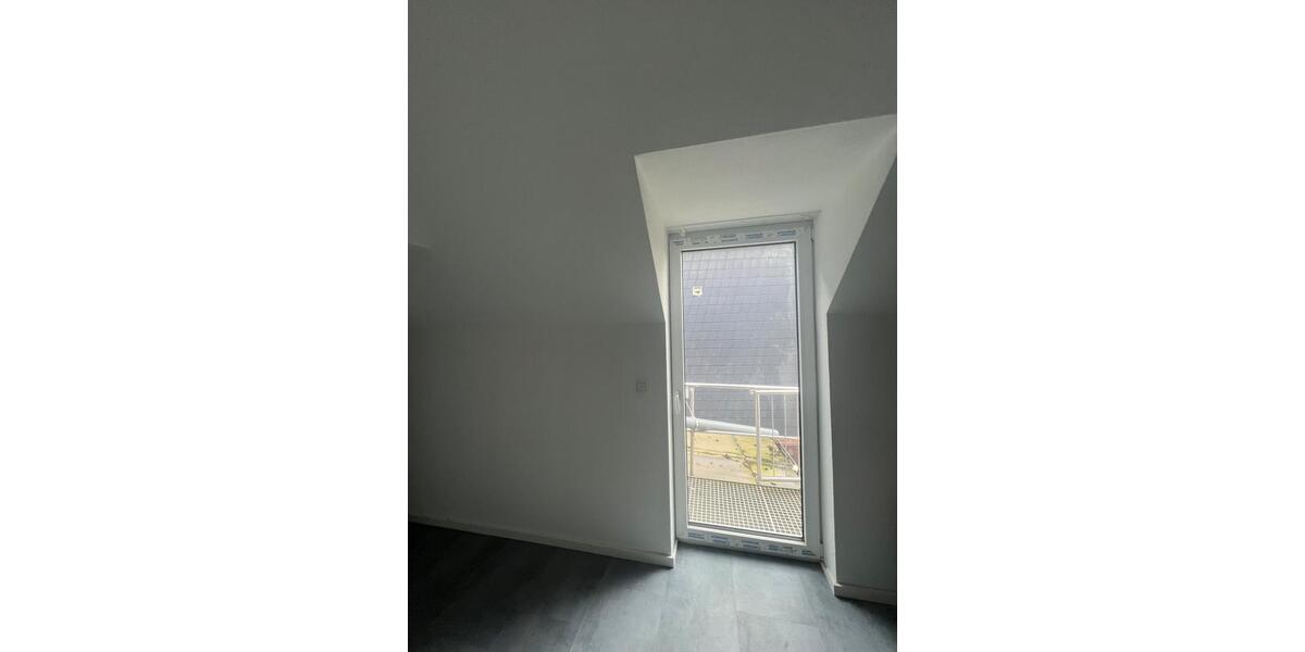 Maisonettenwohnung Neuss Holzheim - 2.5 Zimmer, 100 m&sup2;, 1.000&euro; | Angebot:25057464