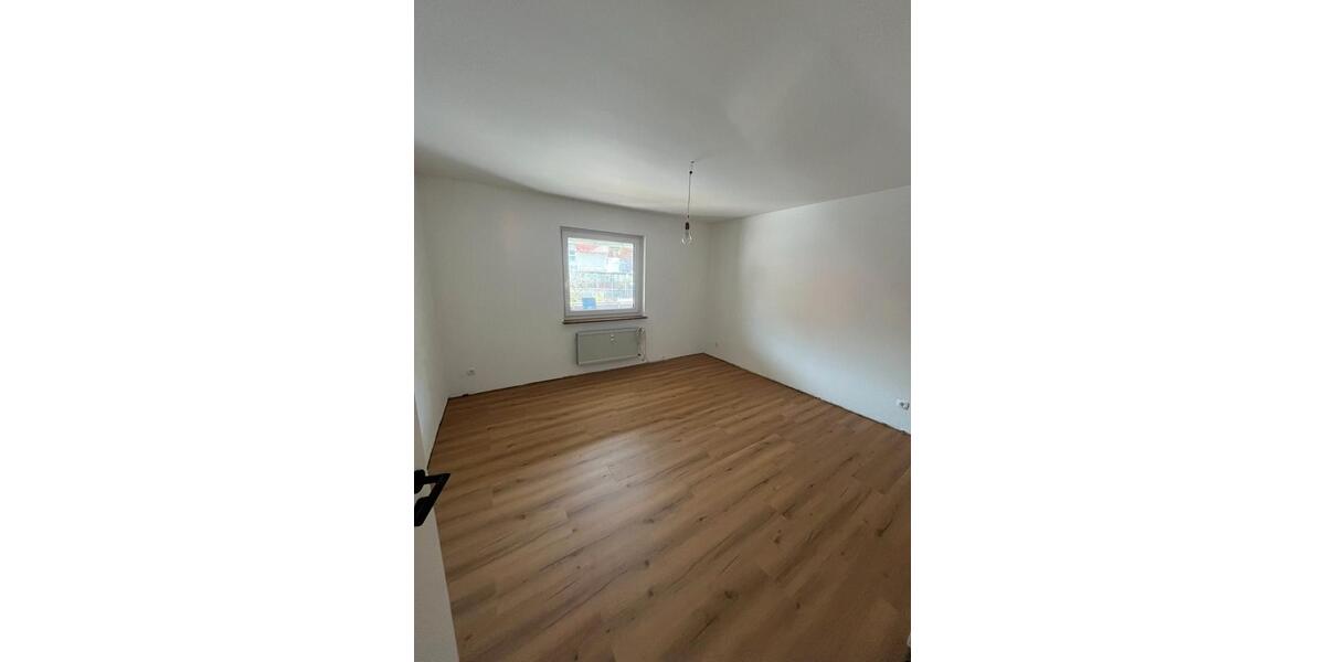 Etagenwohnung Rosdorf - 4 Zimmer, 97 m&sup2;, 975&euro; | Angebot:26261987