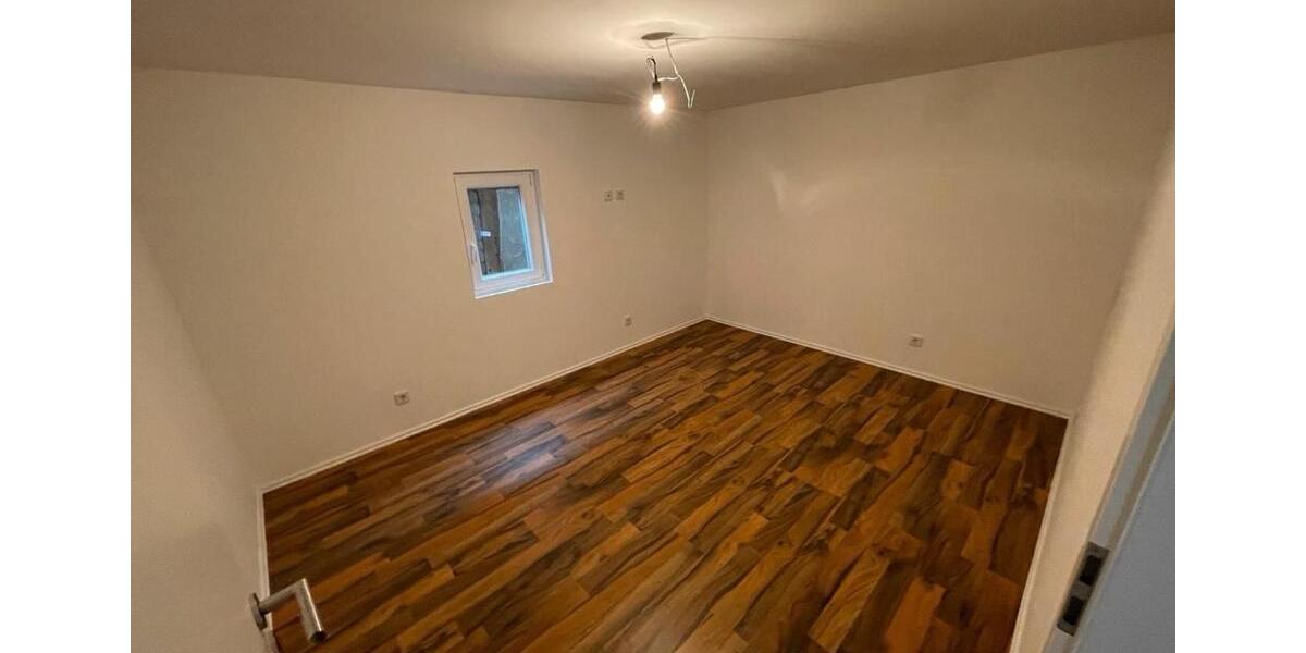 EFH, 5 ZKB , 140qm , 2 Bäder , 2 Parkplätze zu vermieten 2 zimmer