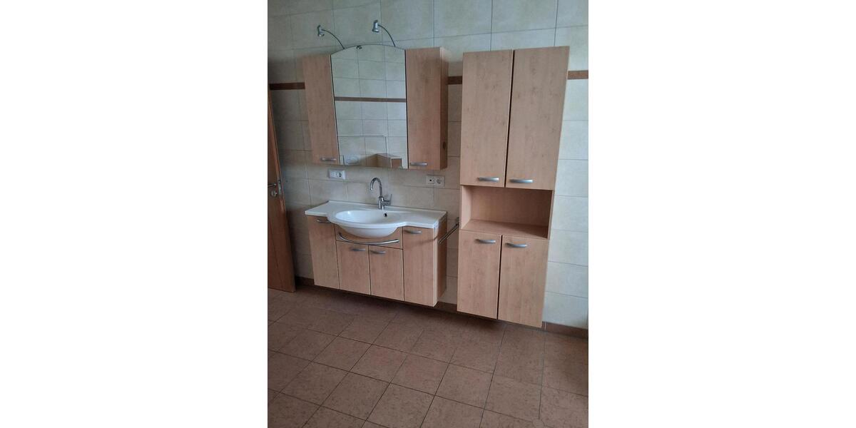 Etagenwohnung Oberviechtach - 2 Zimmer, 115 m&sup2;, 700&euro; | Angebot:24658291