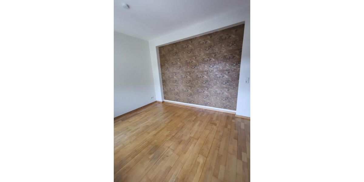 Etagenwohnung Sangerhausen - 2 Zimmer, 65 m&sup2;, 400&euro; | Angebot:26481151