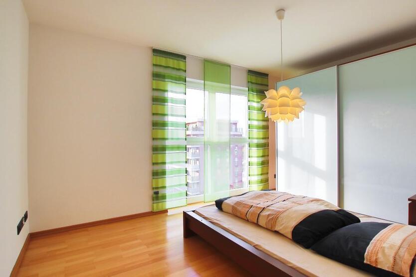 möblierte 2 ZKBB* 5.OG* Aufzug* el. Rolläden* EBK* TG* Westbalkon* Frankfurt-Am Rebstockpark