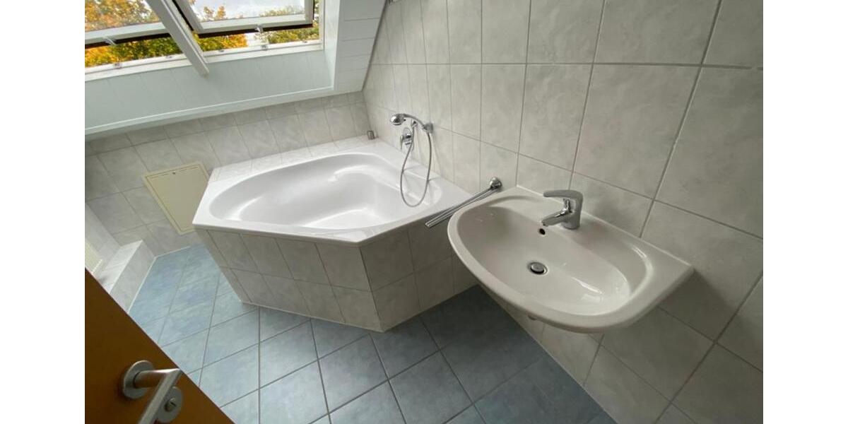 Etagenwohnung Kassel Bettenhausen - 3 Zimmer, 102 m&sup2;, 900&euro; | Angebot:25929939