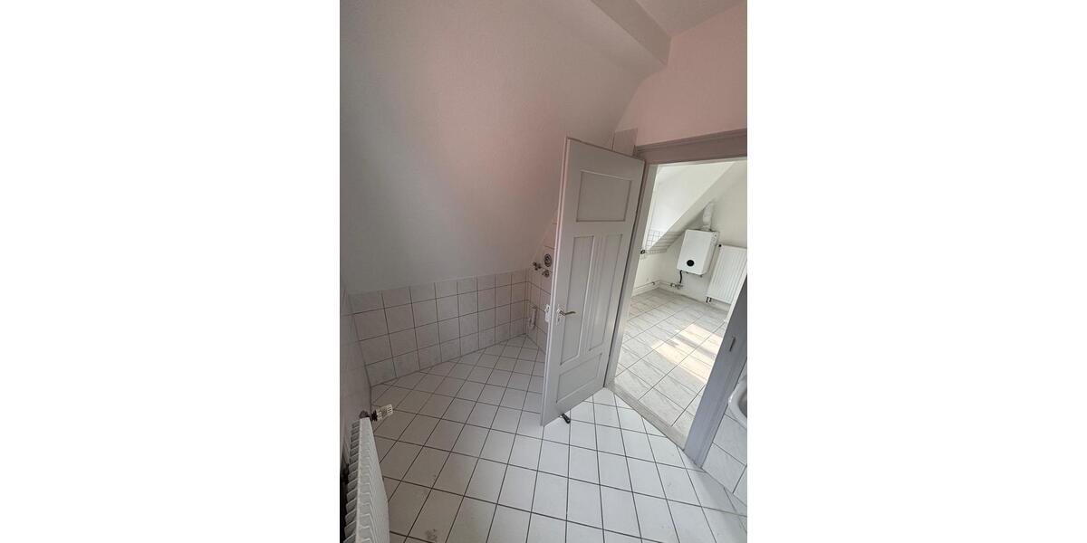 Dachgeschoßwohnung Tuttlingen - 4 Zimmer, 85 m&sup2;, 800&euro; | Angebot:24650514