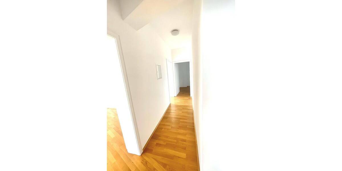 Etagenwohnung Ratingen Zentrum - 3 Zimmer, 95 m&sup2;, 1.300&euro; | Angebot:26825337