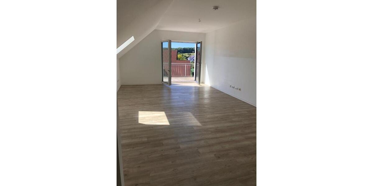 Dachgeschoßwohnung Petersberg - 2 Zimmer, 71 m&sup2;, 820&euro; | Angebot:26067434