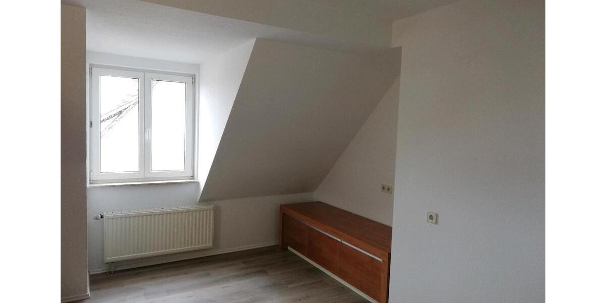 Dachgeschoßwohnung Ilshofen - 3.5 Zimmer, 79 m&sup2;, 780&euro; | Angebot:26702473
