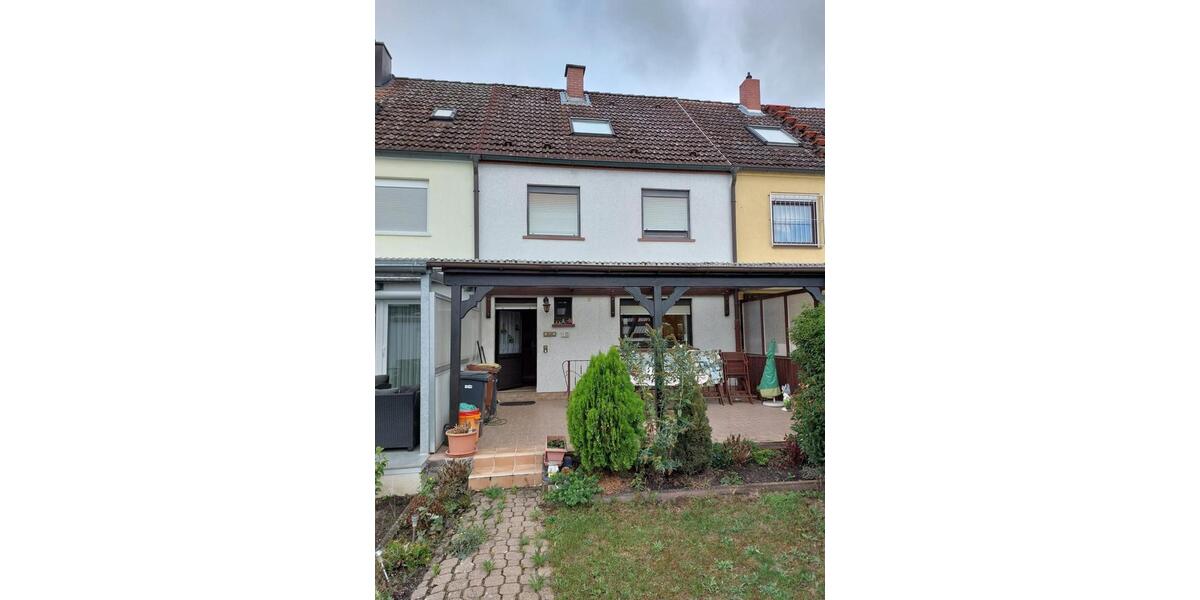 Reihenhaus Ludwigshafen am Rhein - 5 Zimmer, 115 m&sup2;, 1.600&euro; | Angebot:25161045