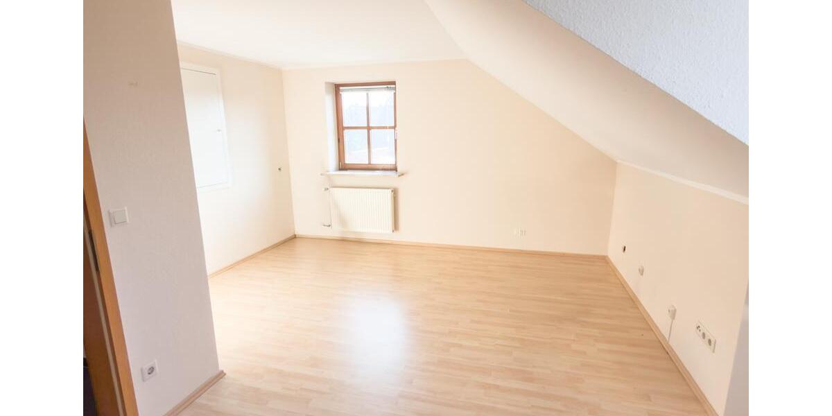 Doppelhaushälfte Großheirath - 4.5 Zimmer, 140 m&sup2;, 1.050&euro; | Angebot:24784370