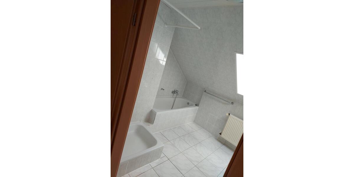 Dachgeschoßwohnung Rauschenberg - 5 Zimmer, 89 m&sup2;, 700&euro; | Angebot:26482957