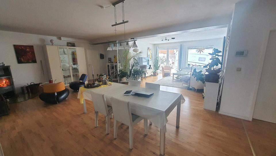 Erdgeschoßwohnung Uslar - 4 Zimmer, 240 m&sup2;, 1.100&euro; | Angebot:26019383