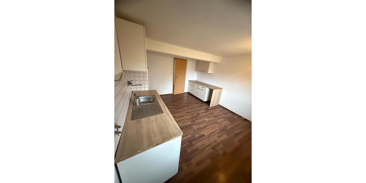 Etagenwohnung Limburg an der Lahn - 5 Zimmer, 160 m&sup2;, 1.300&euro; | Angebot:26039095