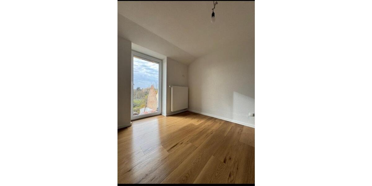 Dachgeschoßwohnung Karlsruhe Neureut - 4 Zimmer, 70 m&sup2;, 1.300&euro; | Angebot:26026661