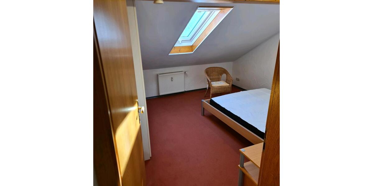 renov. Singlewohnung zur Miete Teublitz 66m² Dachgesch. 2 zimmer