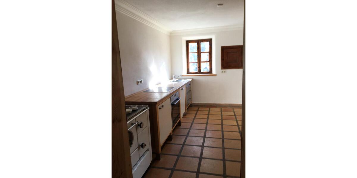 Erdgeschoßwohnung Weilheim in Oberbayern - 3 Zimmer, 150 m&sup2;, 1.600&euro; | Angebot:24611905