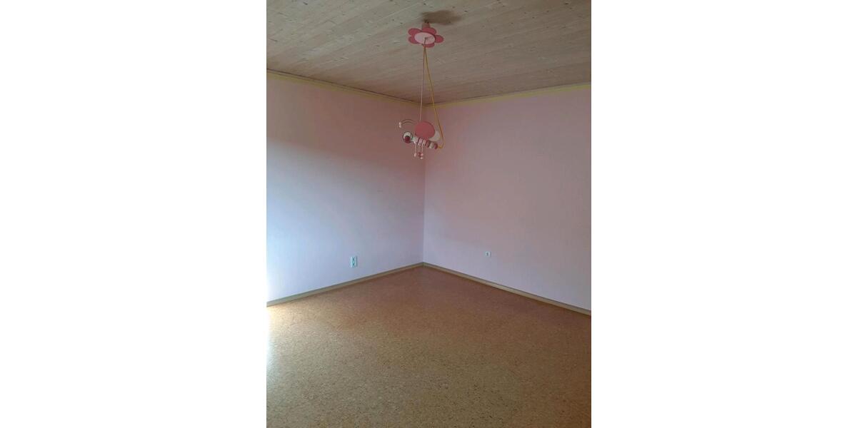 Etagenwohnung Deggendorf - 5 Zimmer, 1 m&sup2;, 1.200&euro; | Angebot:25298360