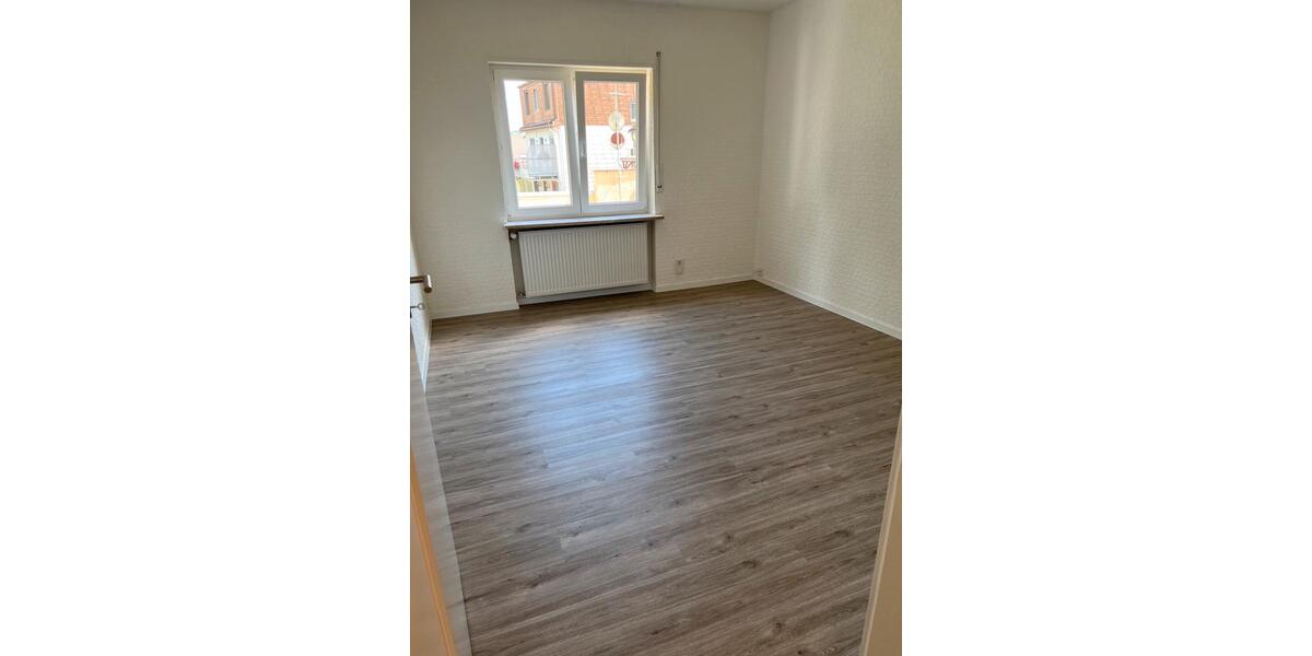 Etagenwohnung Zweibrücken - 4 Zimmer, 125 m&sup2;, 900&euro; | Angebot:25942858