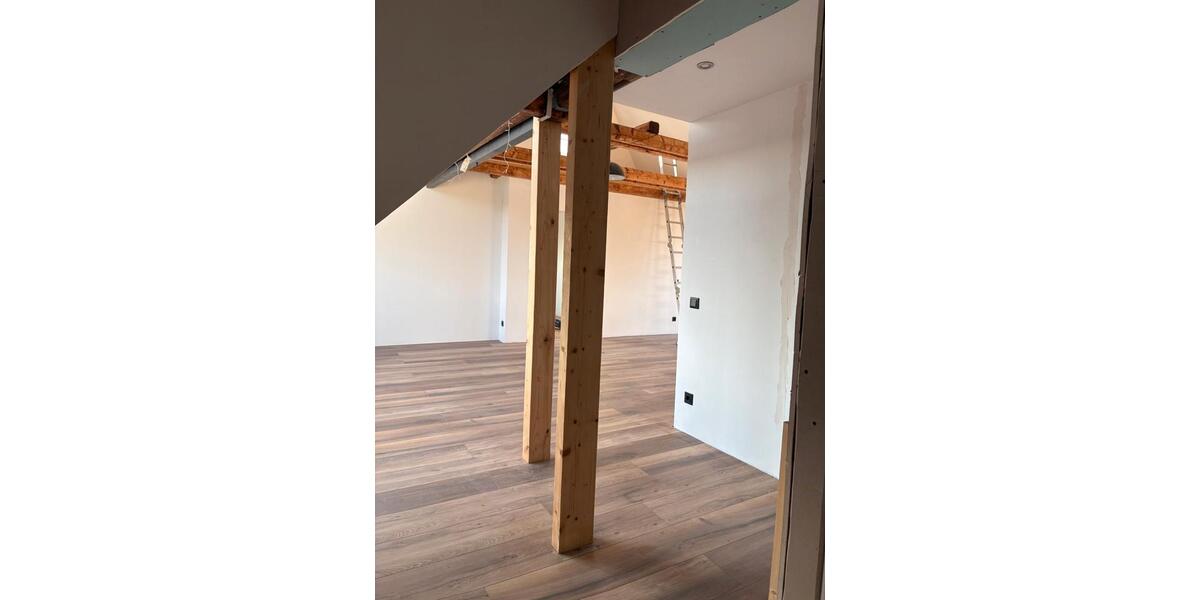 Dachgeschoßwohnung Baesweiler - 3 Zimmer, 85 m&sup2;, 1.200&euro; | Angebot:26627126