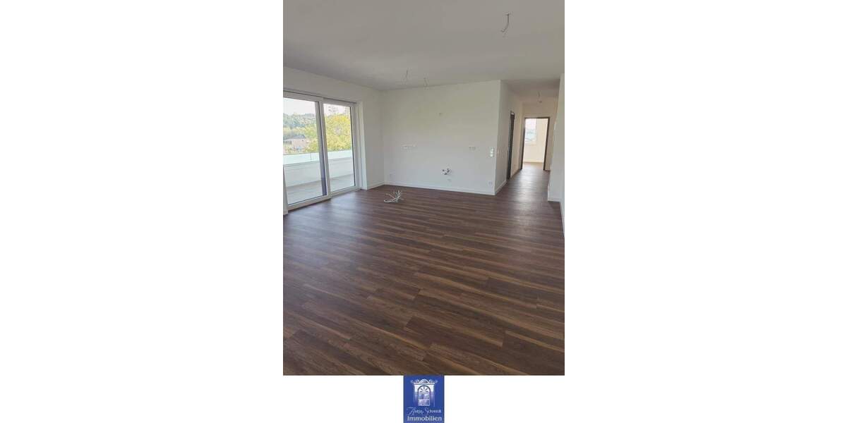 Etagenwohnung Döbeln - 2 Zimmer, 105 m&sup2;, 1.214&euro; | Angebot:25708998