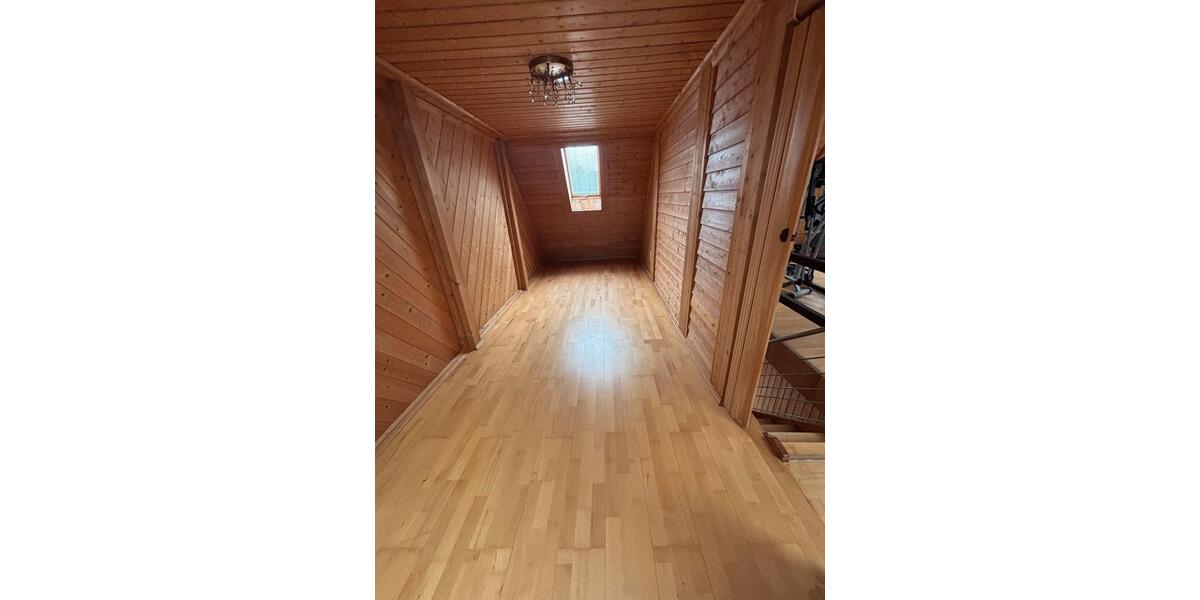 Einfamilienhaus Erkheim - 8 Zimmer, 200 m&sup2;, 1.600&euro; | Angebot:24743709