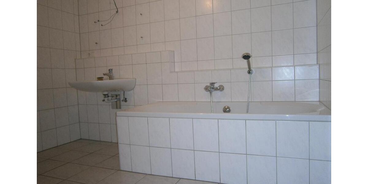 Erdgeschoßwohnung Neumarkt-Sankt Veit Sankt Veit - 4 Zimmer, 150 m&sup2;, 990&euro; | Angebot:25904041