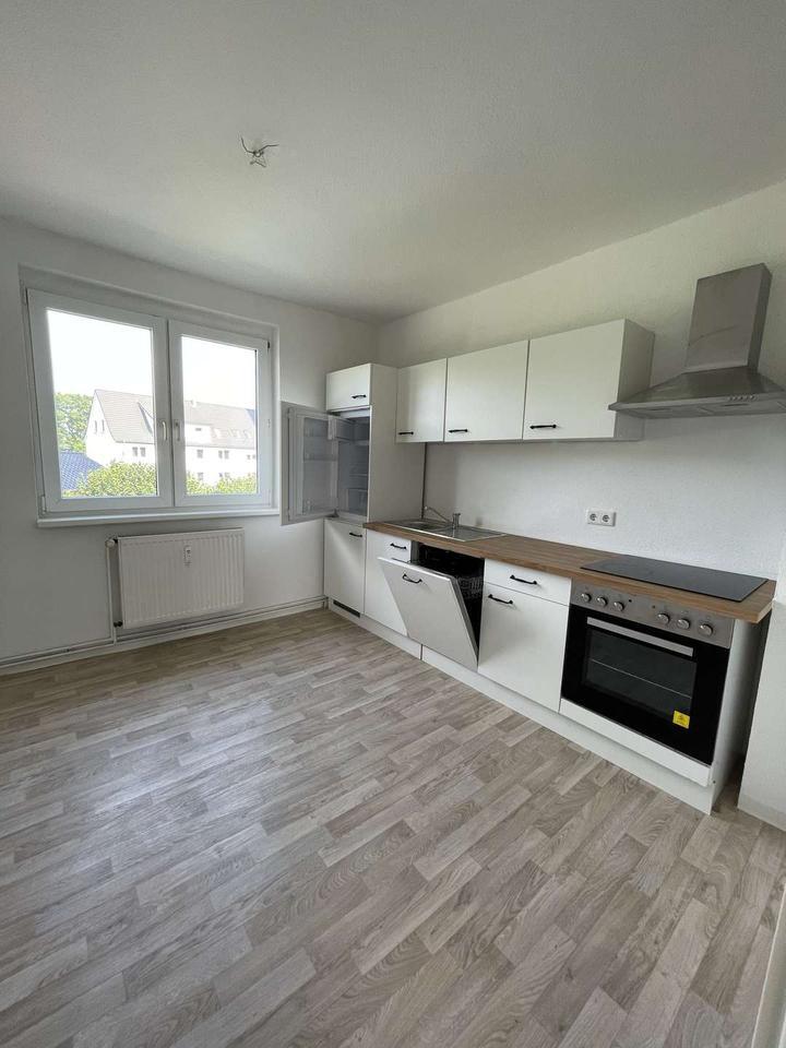 4-Zimmerwohnung mit EBK ab 01.11.2025 zimmer