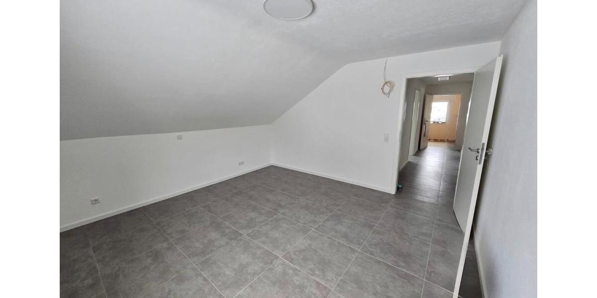 Dachgeschoßwohnung Allendorf (Eder) - 3 Zimmer, 89 m&sup2;, 850&euro; | Angebot:26356224