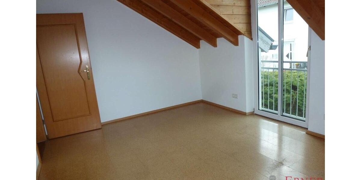 Dachgeschoßwohnung Viechtach - 3 Zimmer, 73 m&sup2;, 550&euro; | Angebot:26456279