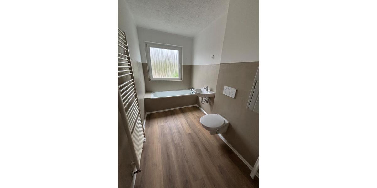 Etagenwohnung Wuppertal Gemarkung Elberfeld - 2 Zimmer, 75 m&sup2;, 710&euro; | Angebot:25253831