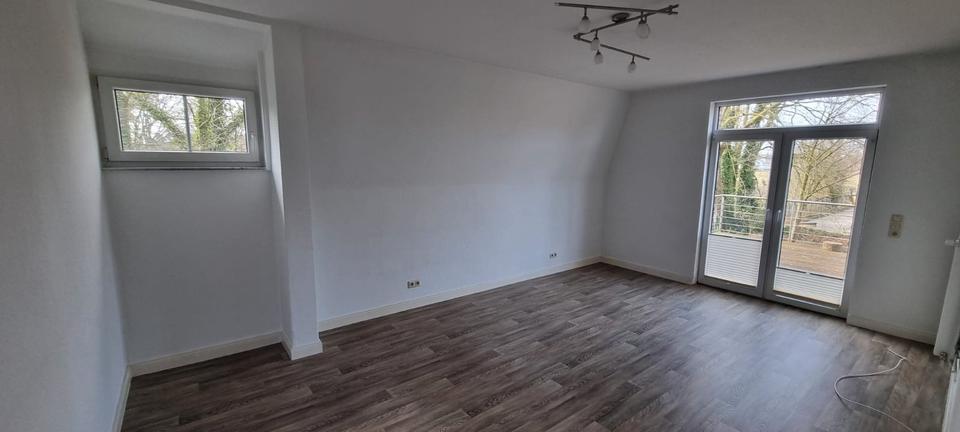 Einfamilienhaus Wiesmoor - 8 Zimmer, 165 m&sup2;, 1.300&euro; | Angebot:26051502