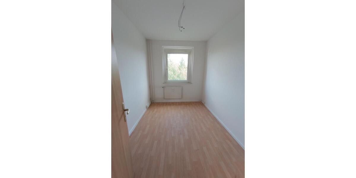 Etagenwohnung Stollberg (Erzgebirge) - 4 Zimmer, 67 m&sup2;, 450&euro; | Angebot:26564178