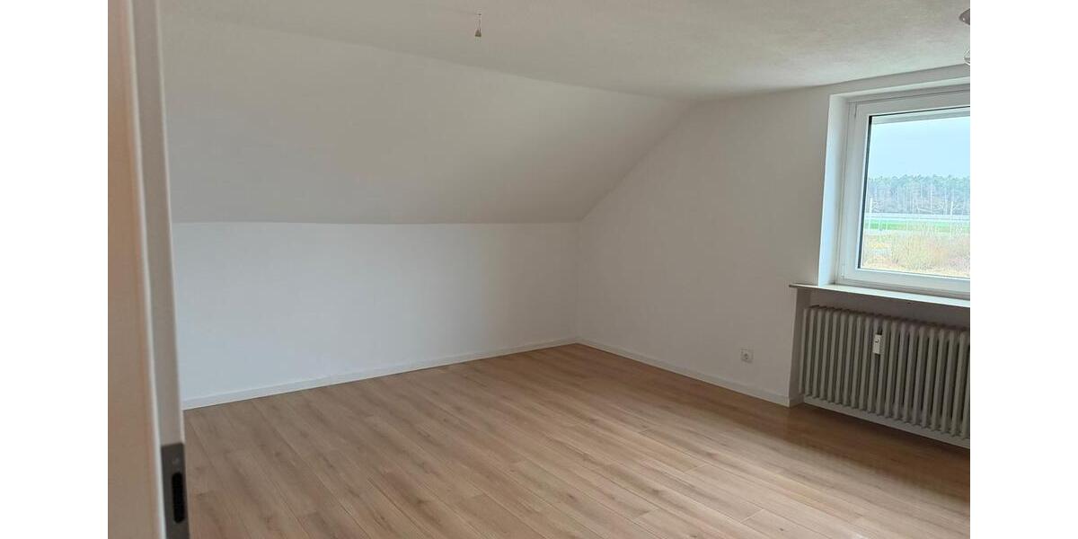 Frisch modernisierte 3-Zimmer-Dachgeschosswohnung 3 zimmer