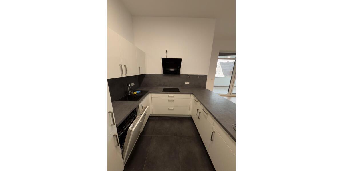 Etagenwohnung Großwallstadt - 4 Zimmer, 174 m&sup2;, 1.650&euro; | Angebot:25342133
