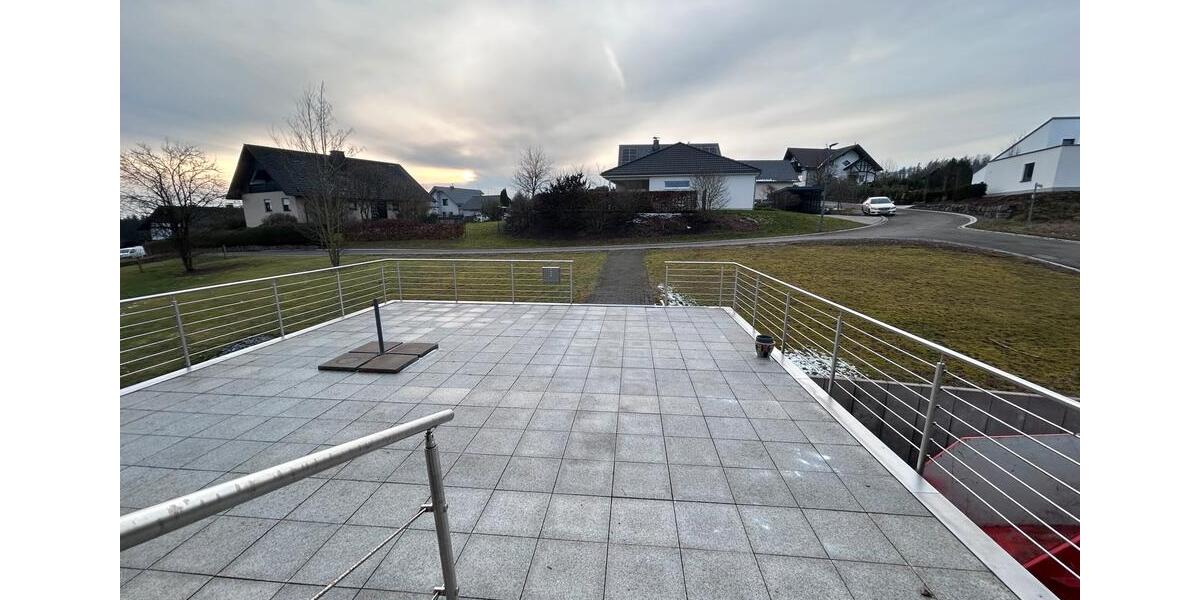 Dachgeschoßwohnung Morsbach - 3 Zimmer, 138 m&sup2;, 1.100&euro; | Angebot:24804592