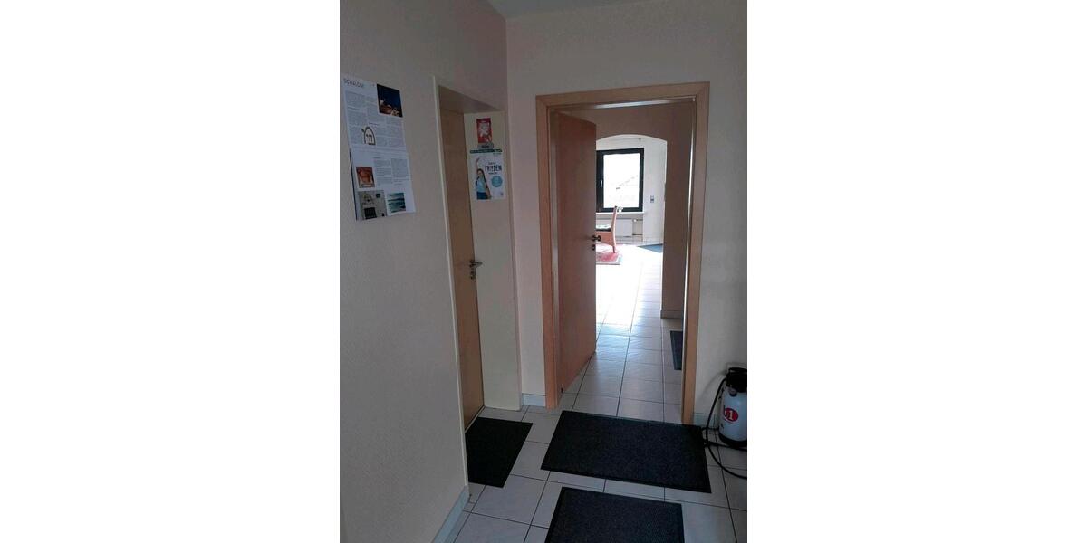 Etagenwohnung Rosbach vor der Höhe - 1 Zimmer, 100 m&sup2;, 600&euro; | Angebot:26491635