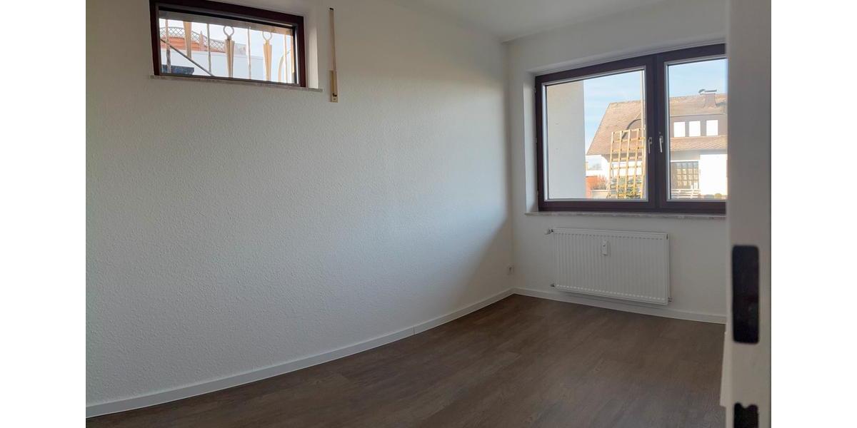 Monzelfeld - frisch renovierte EG-Wohnung 2.5 zimmer